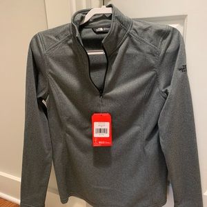 The North Face Womens Tech quarter zip fleece-NEW